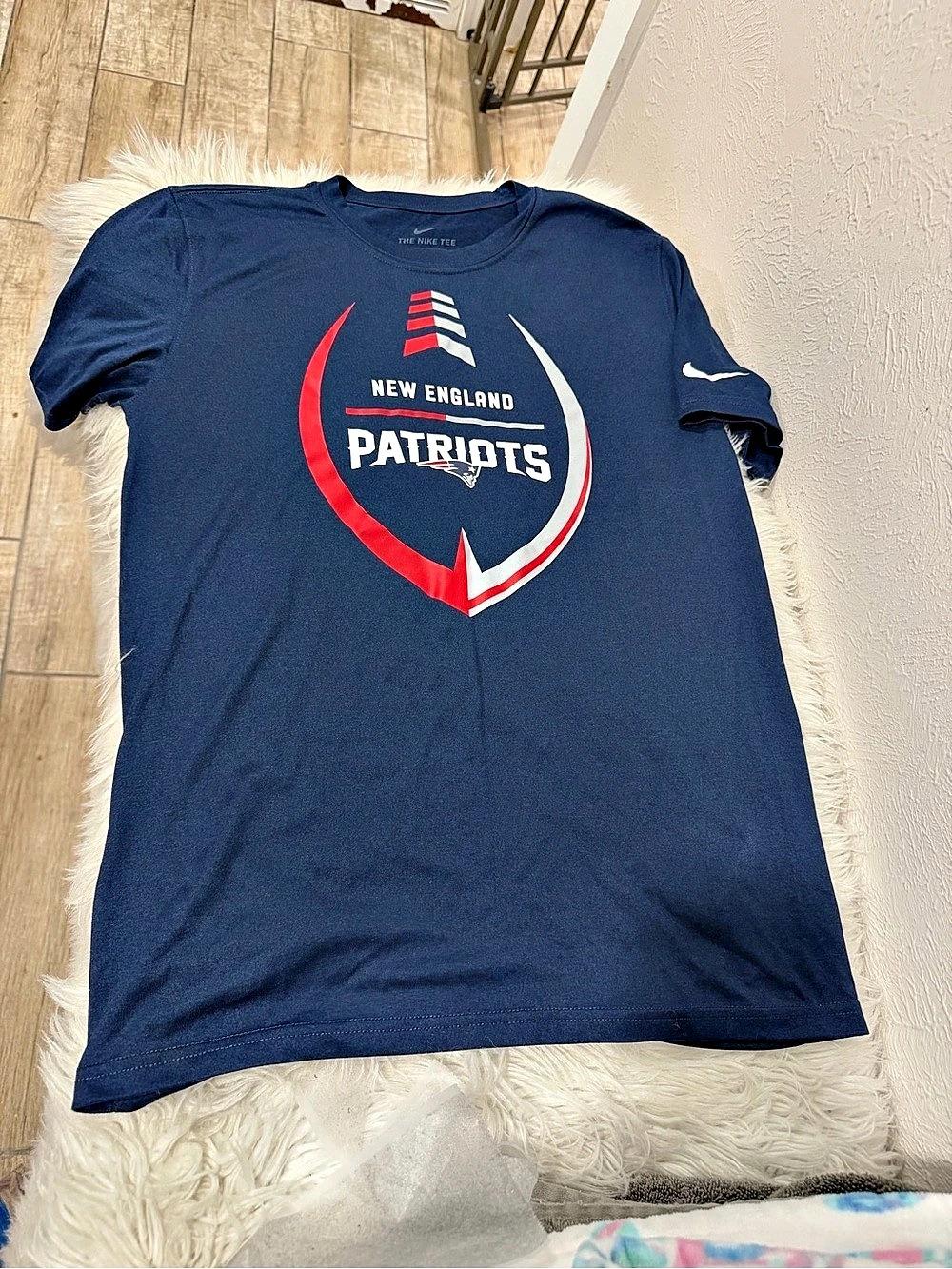 Nike New England Patriots Legend Icon Dri-FIT T-Shirt Blue & Red Small